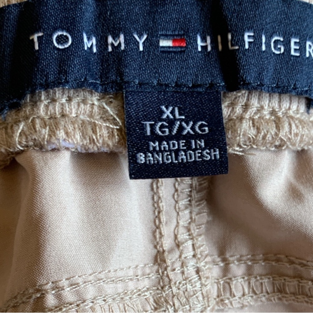 NWOT Tommy Hilfiger Lightweight Pants with Side Cropped Button Option